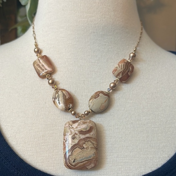 Laguna Agate Healing Jasper stone adjustable necklace with gold beads - Picture 3 of 7